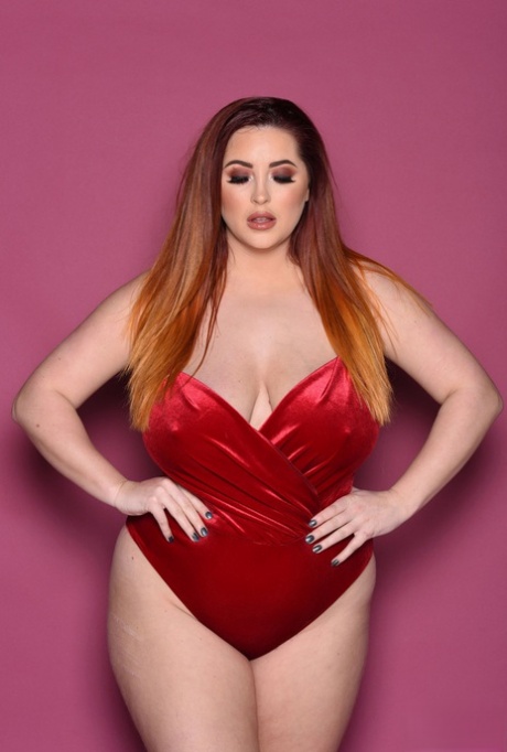 Lucy Vixen nackt kunst galerie