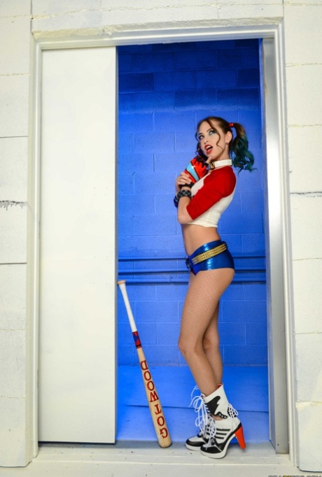 Harley Quinn sexy nacktheit fotos