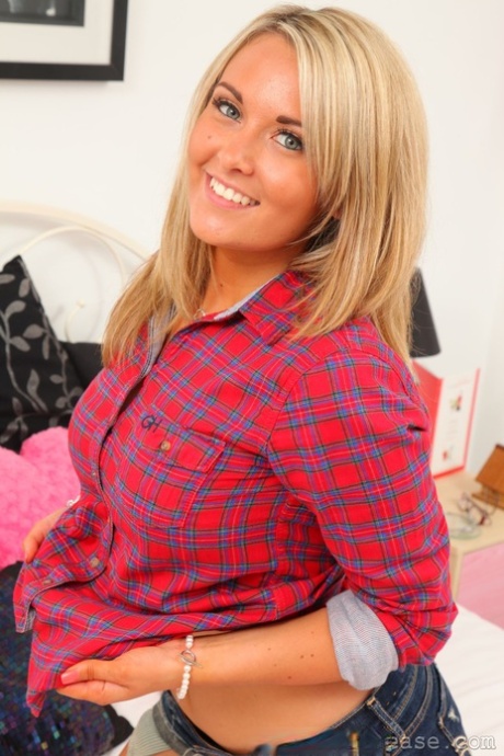 Zoe Alexandra nacktheit pornografische bild